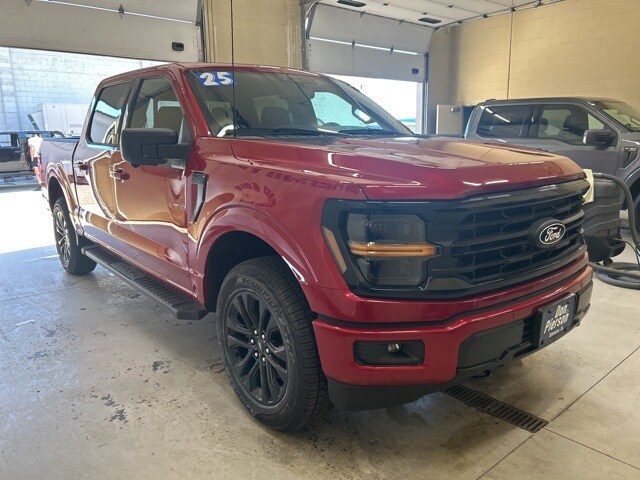 2025 Ford F-150 XLT photo 3