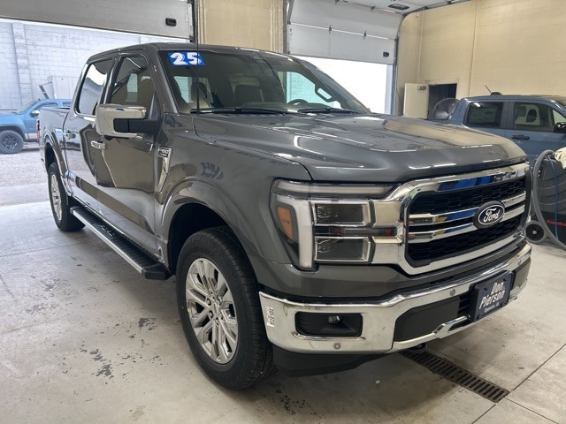 2025 Ford F-150 Lariat photo 3