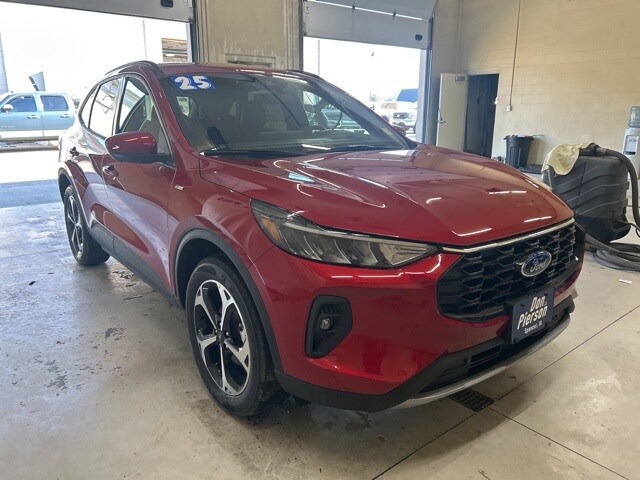 2025 Ford Escape Hybrid ST-Line Select photo 3