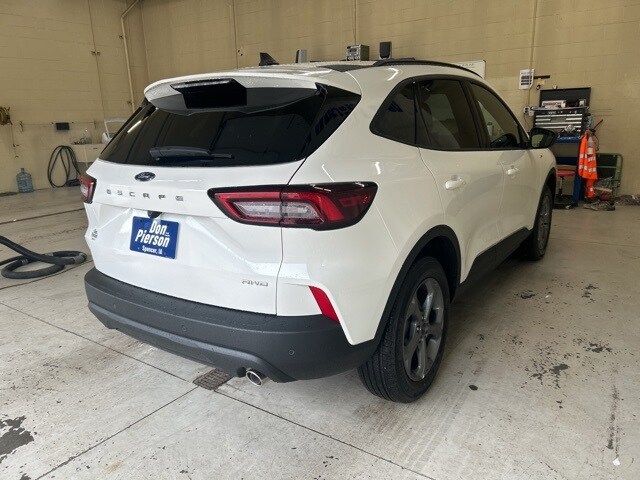 2025 Ford Escape ST-Line photo 4