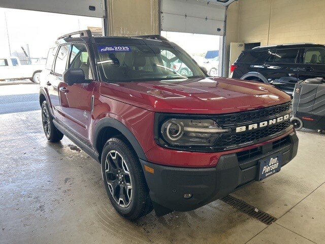 2025 Ford Bronco Sport Outer Banks photo 3