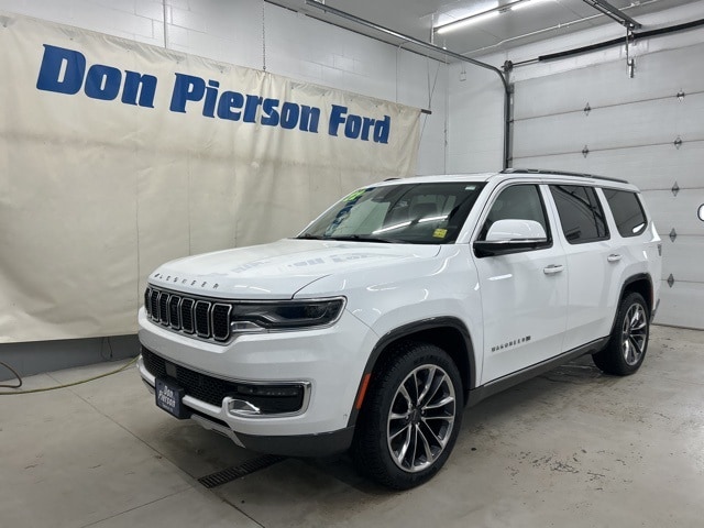 2022 Jeep Wagoneer Series III's photo