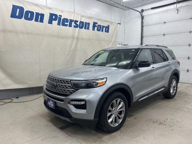 2023 Ford Explorer Limited's photo
