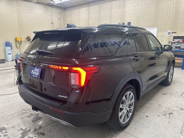 2026 Ford Explorer photo 3