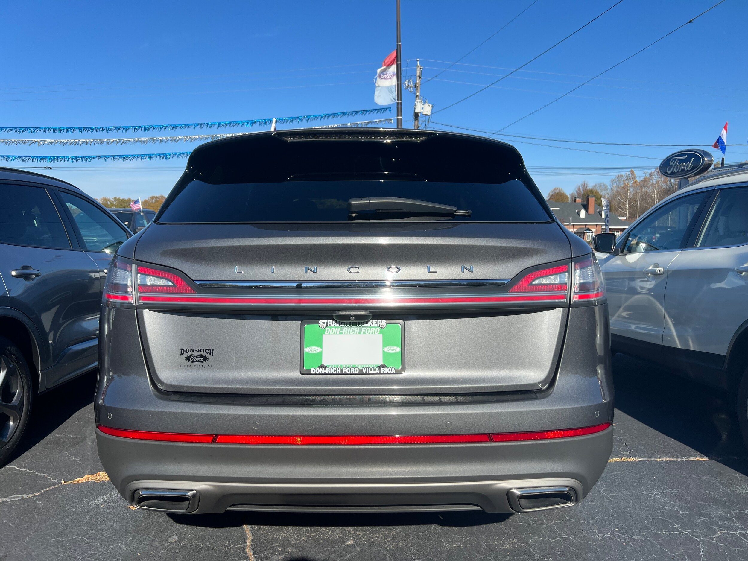 2021 Lincoln Nautilus Reserve photo 2