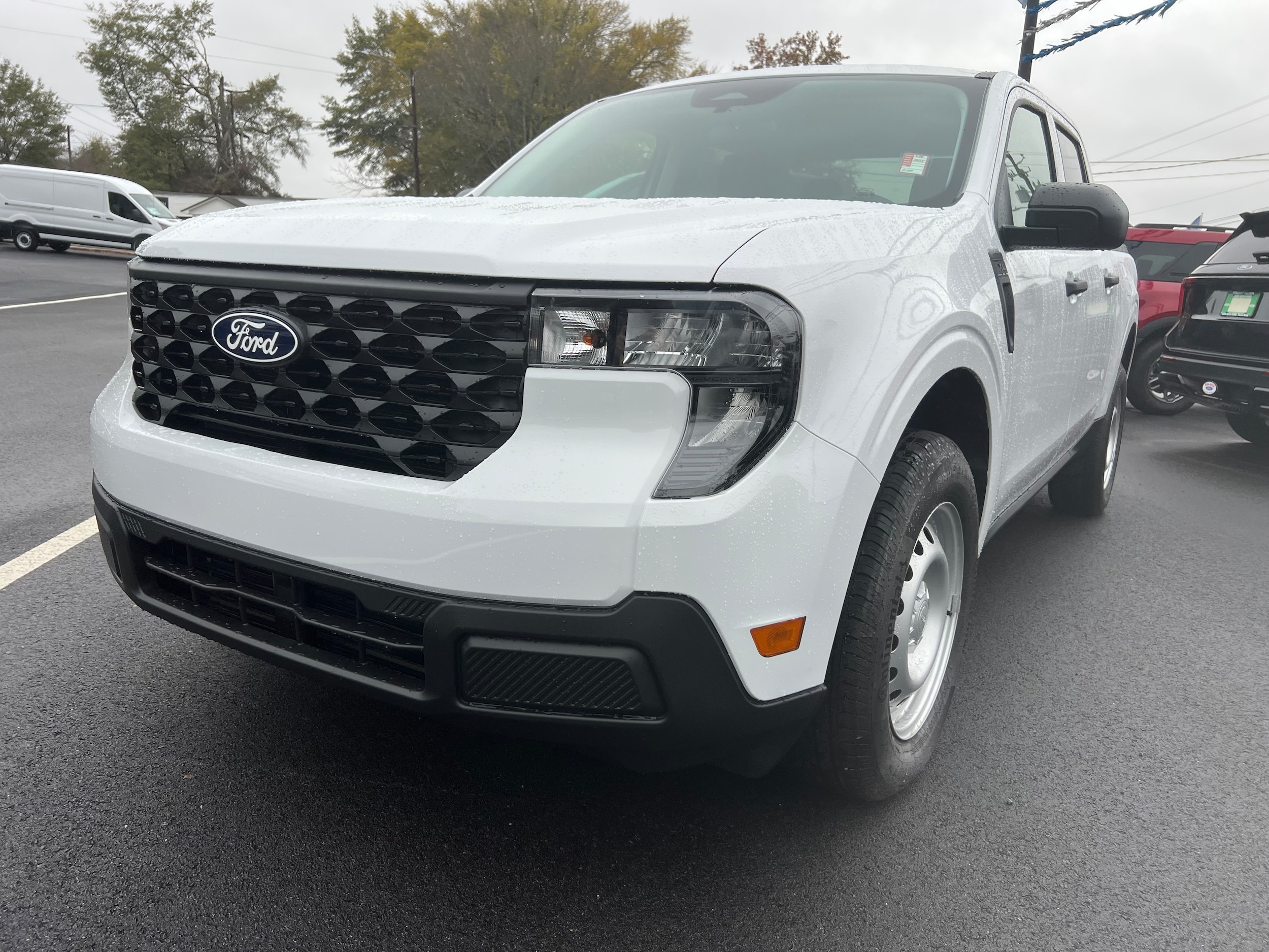 2025 Ford Maverick XL's photo