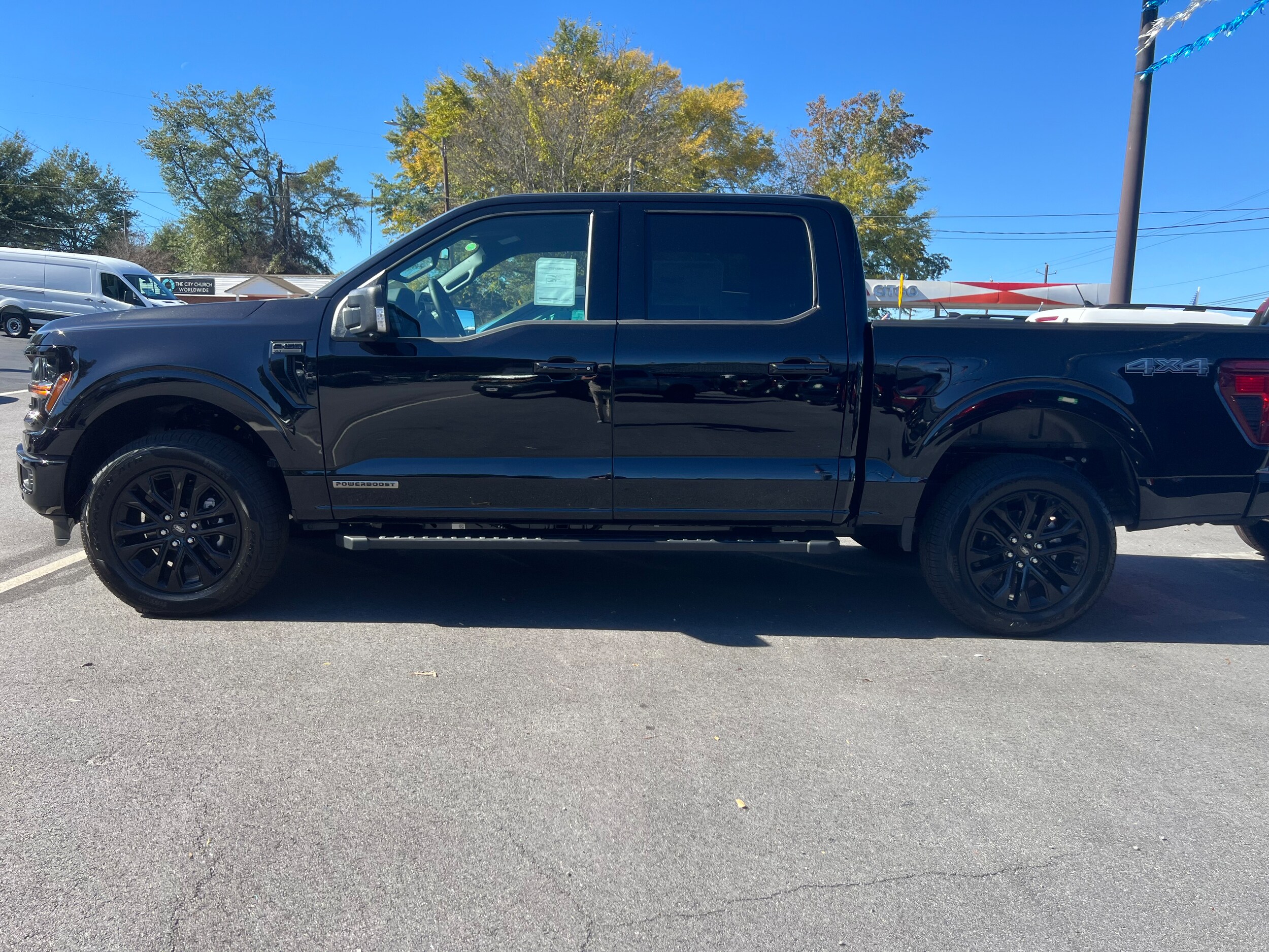 2025 Ford F-150 XLT photo 2
