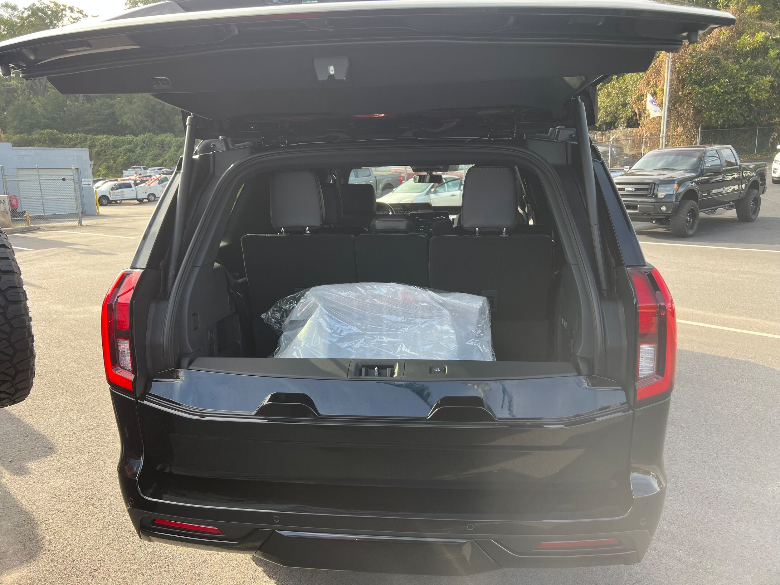 2025 Ford Expedition photo 4