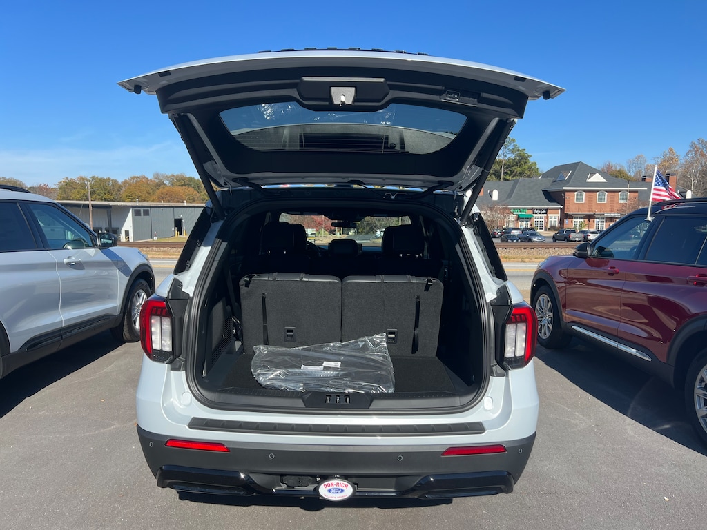 New 2026 Ford Explorer ST-Line SUV