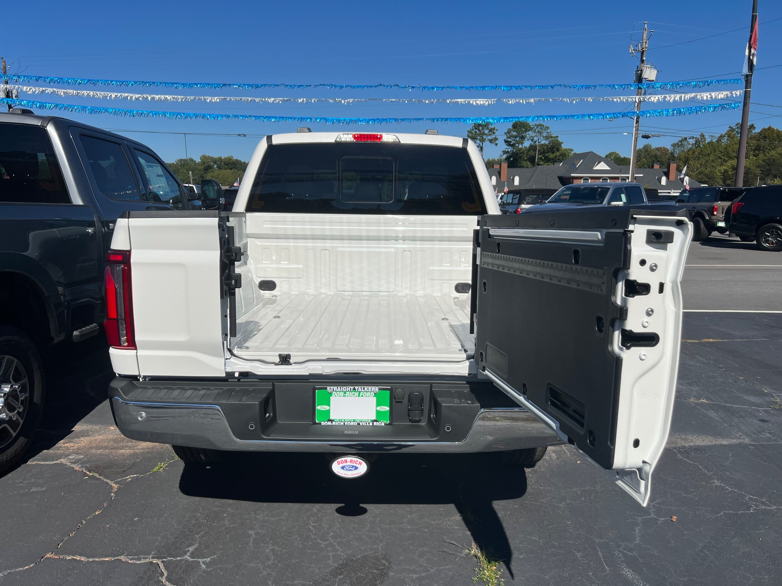 2025 Ford F-150 Lariat photo 4