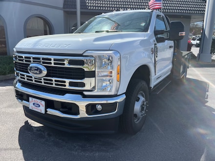 2026 Ford Chassis Cab F-350&reg; XL TRUCK