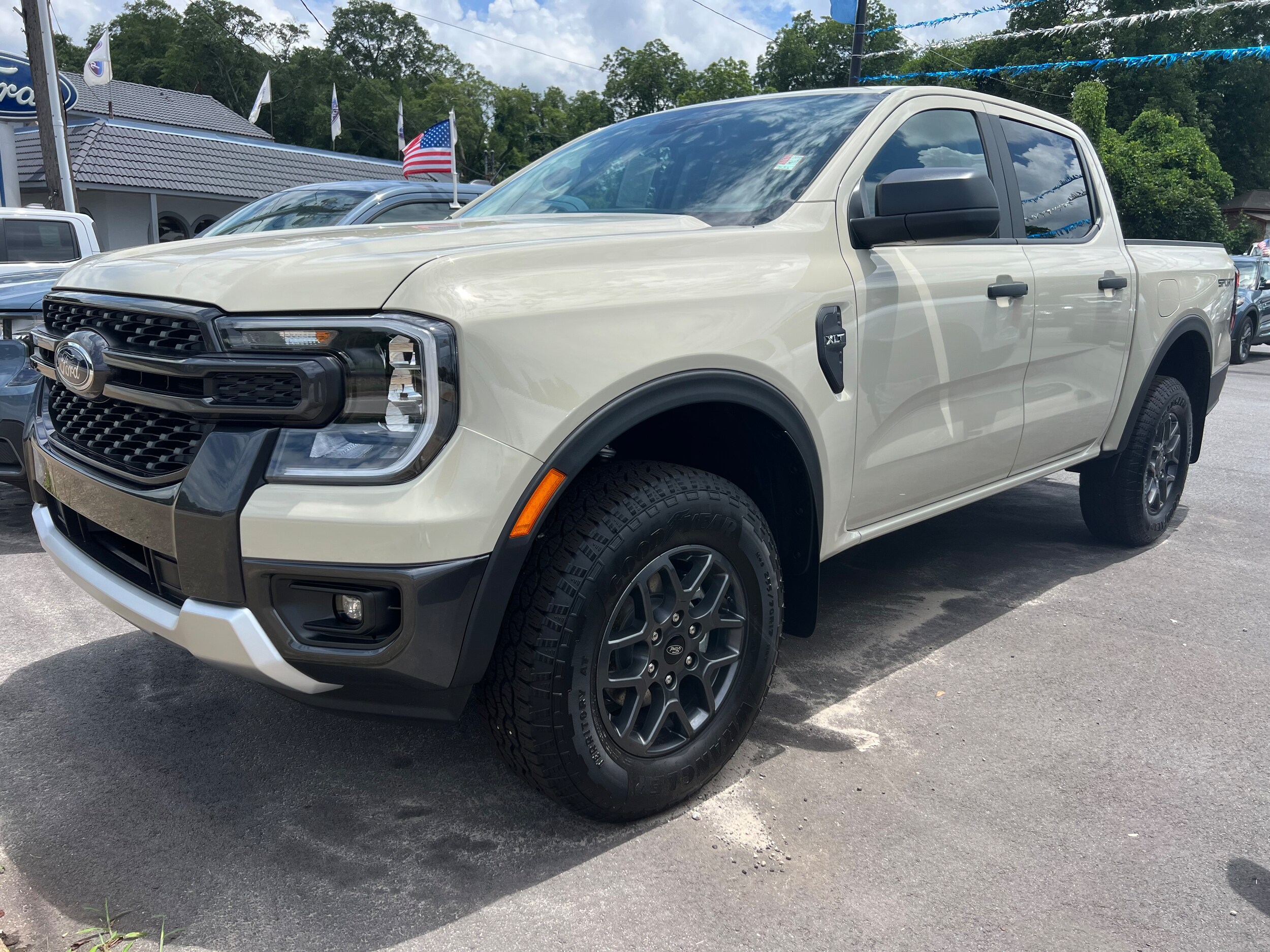 2025 Ford Ranger XLT photo 2