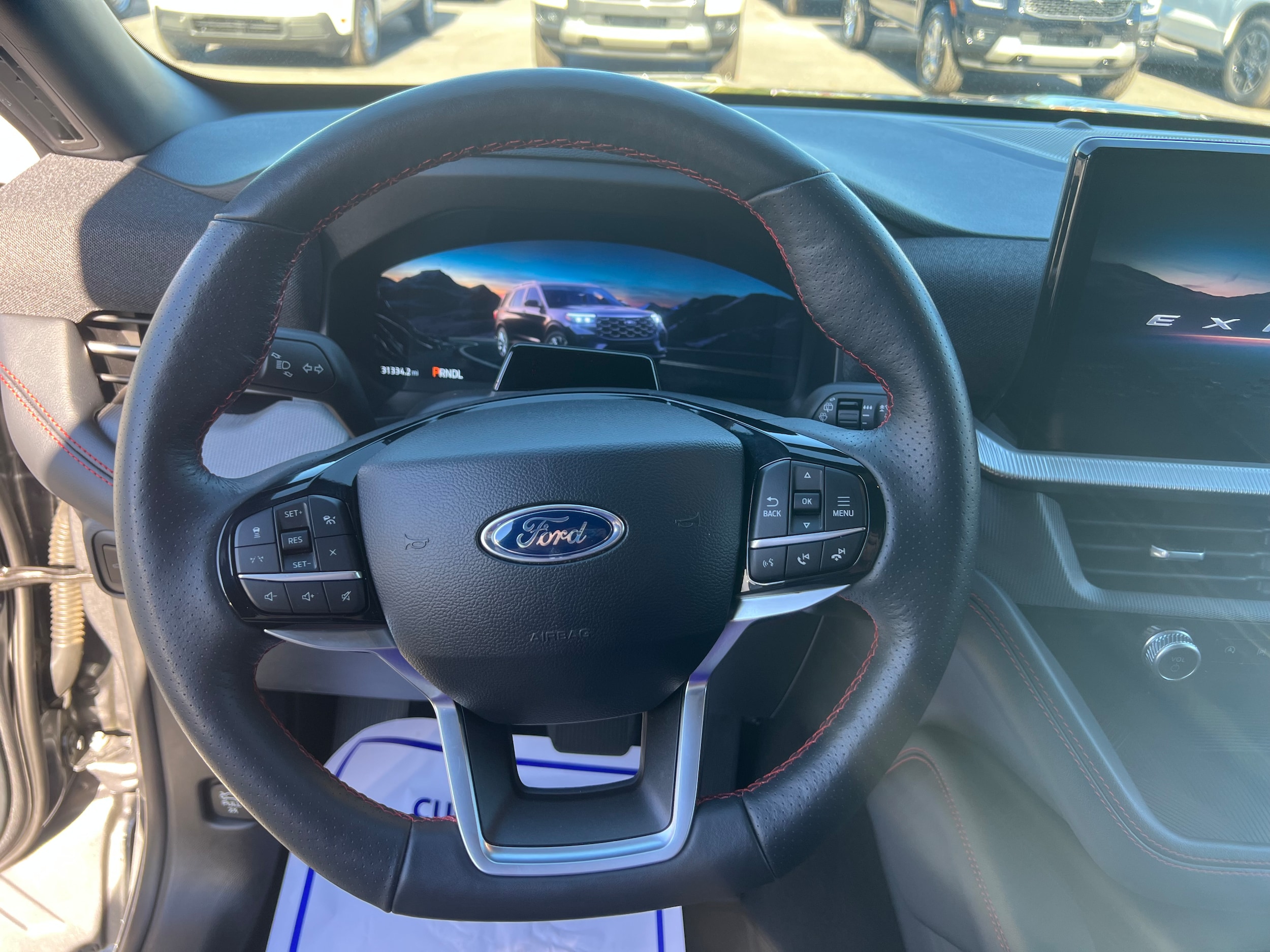 2025 Ford Explorer ST-LINE - Photo 12