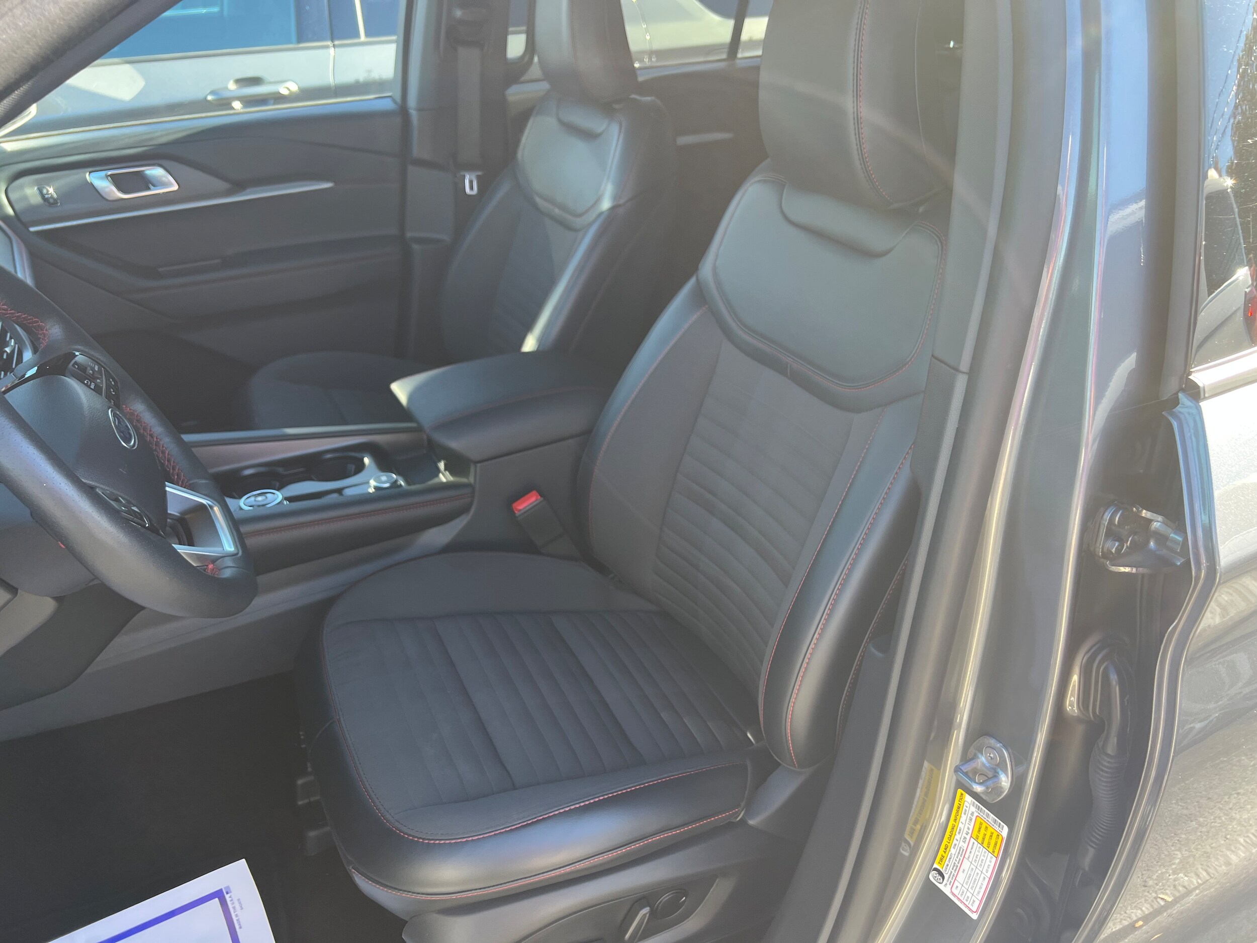 2025 Ford Explorer ST-LINE - Photo 10