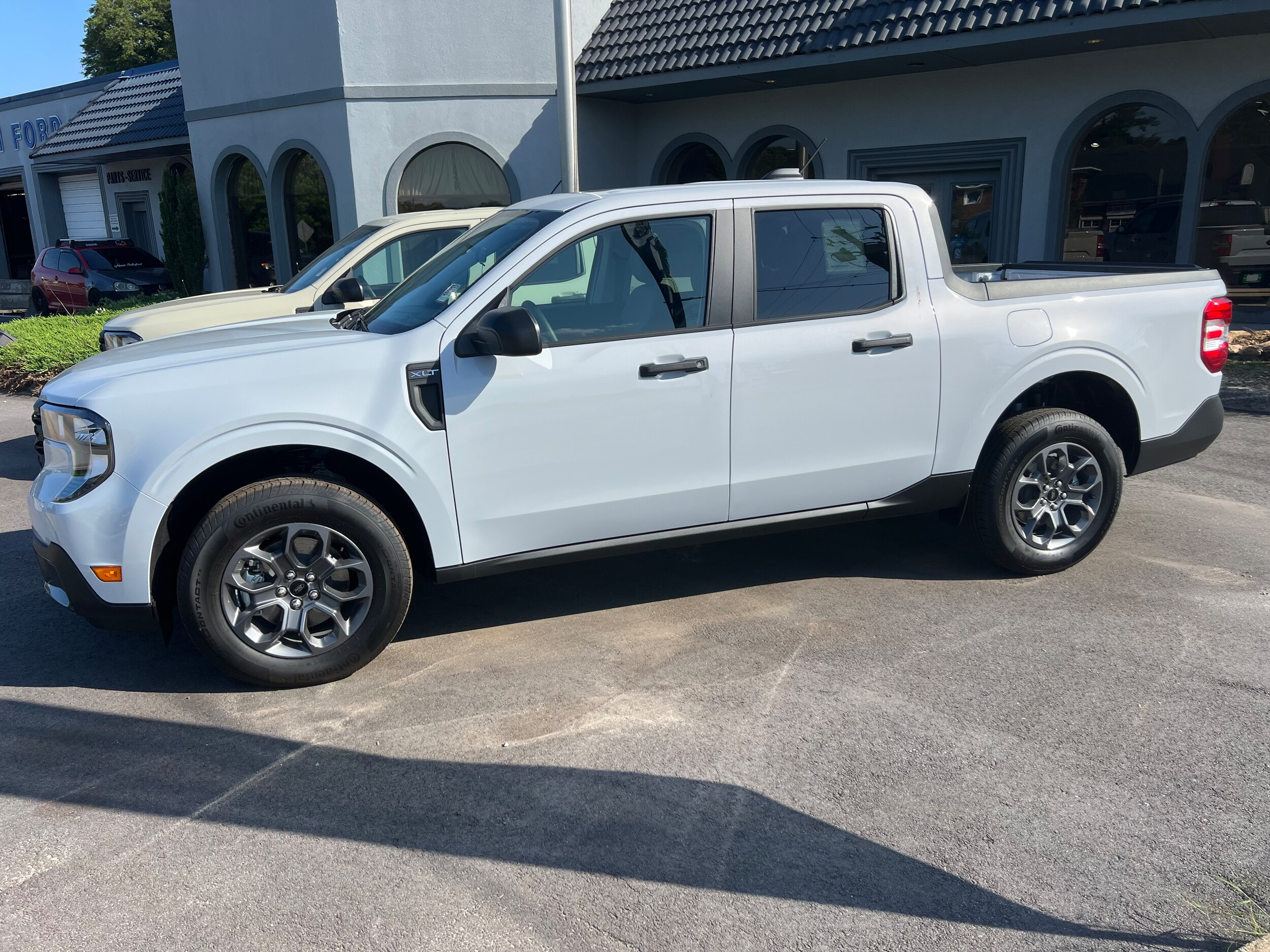 2025 Ford Maverick XLT photo 2