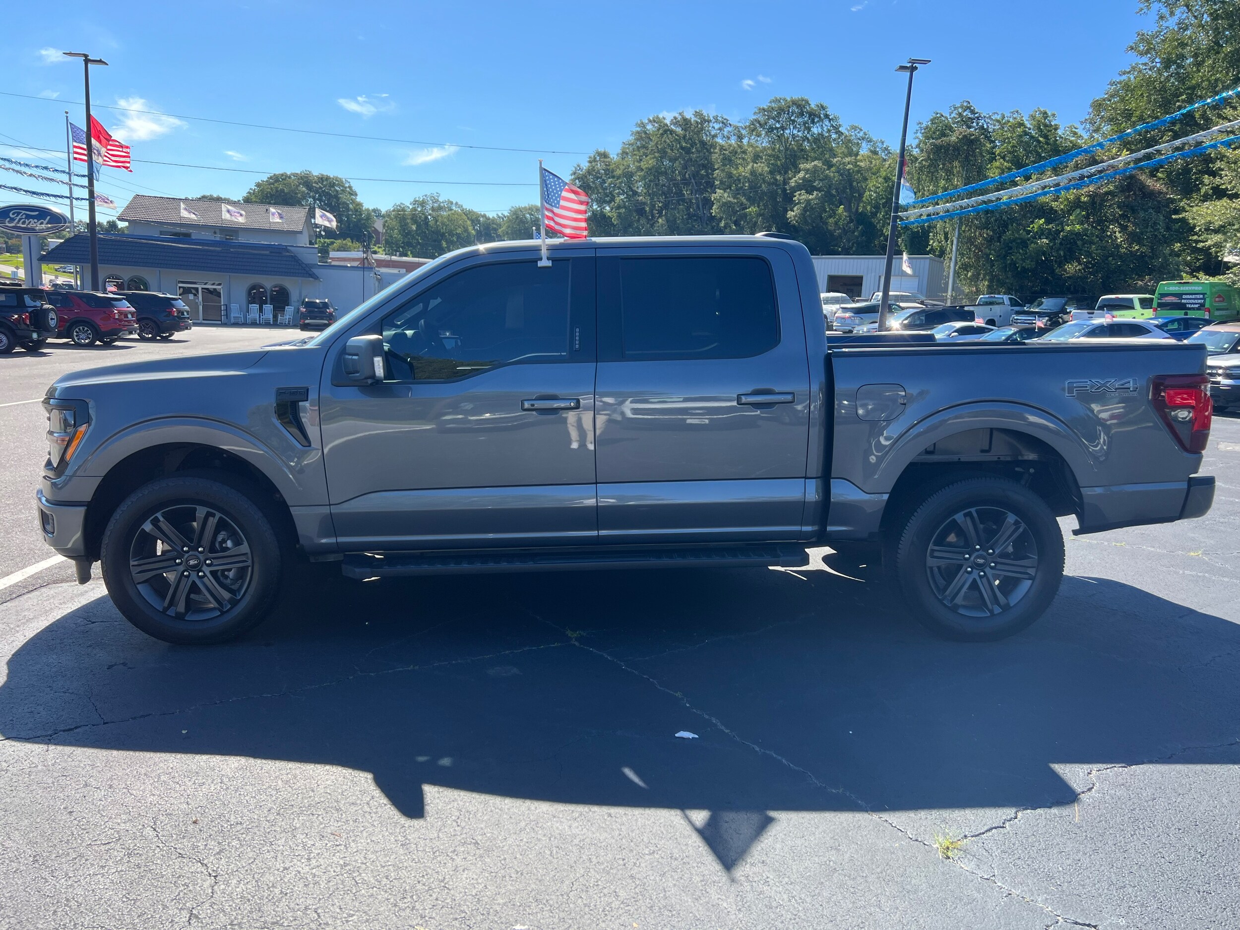 2024 Ford F-150 XLT photo 2
