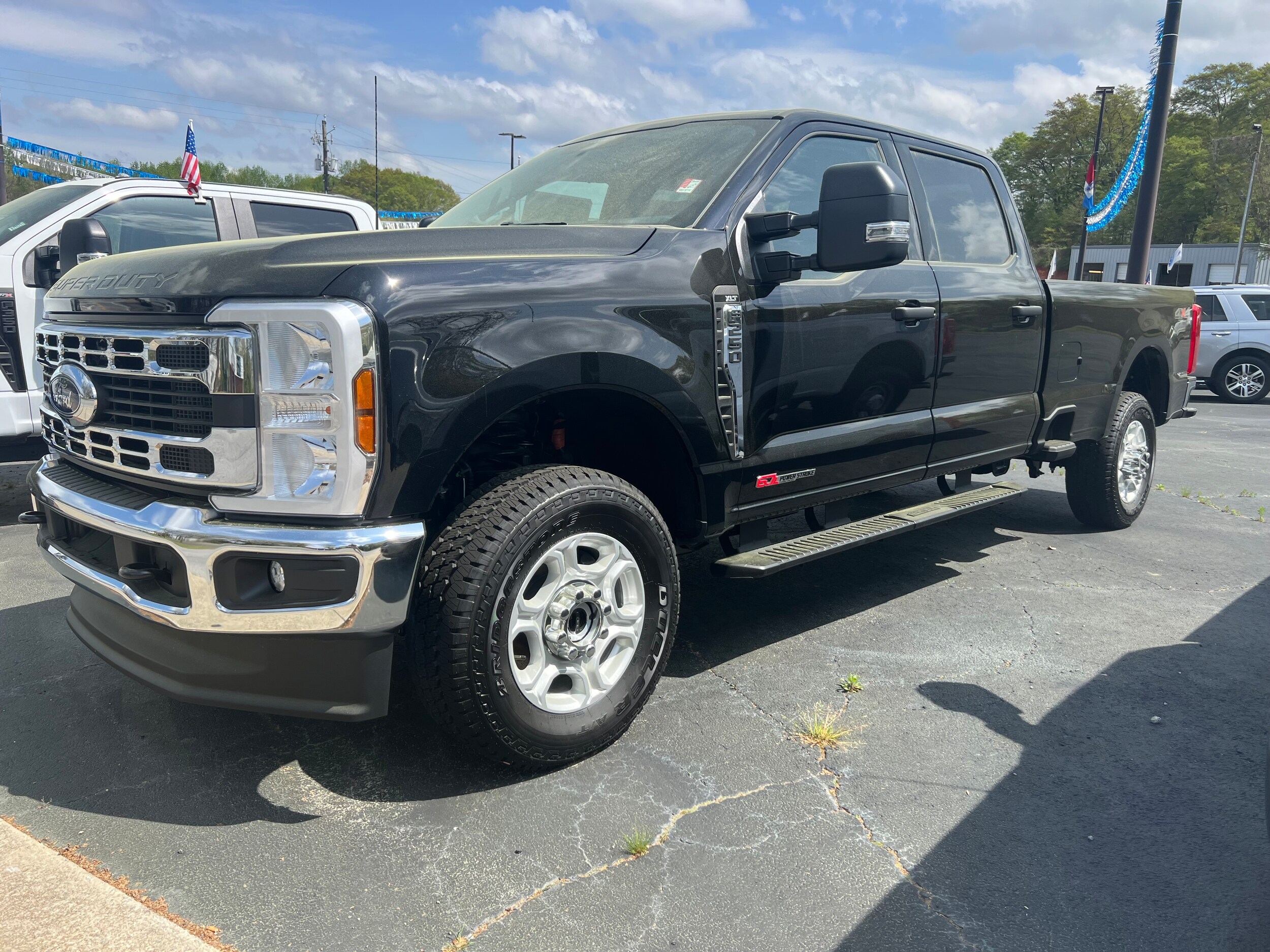 2025 Ford F-250 XLT photo 2