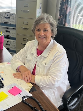 Staff member Vickie Crenshaw from ID_e38f11