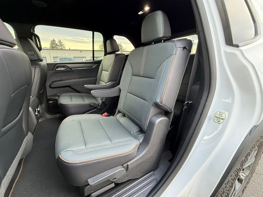 2026 GMC Acadia AT4 - Photo 28