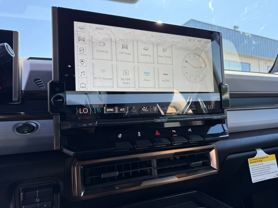 2024 GMC HUMMER EV 2X - Photo 15