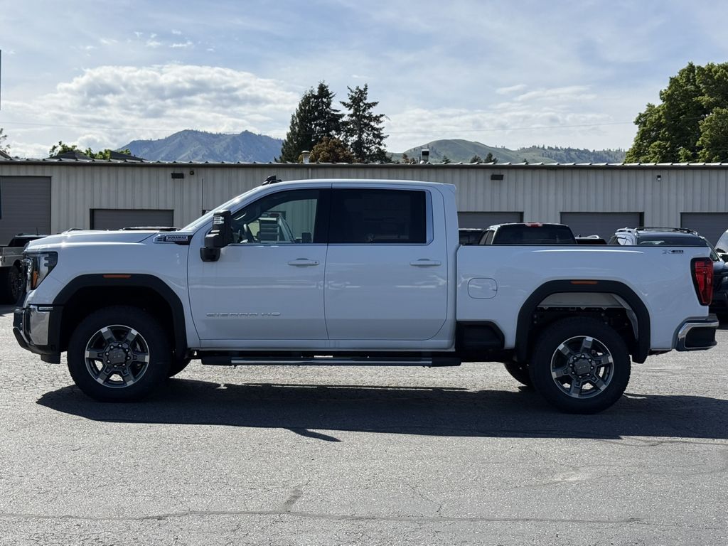2025 GMC Sierra 3500HD SLE - Photo 3