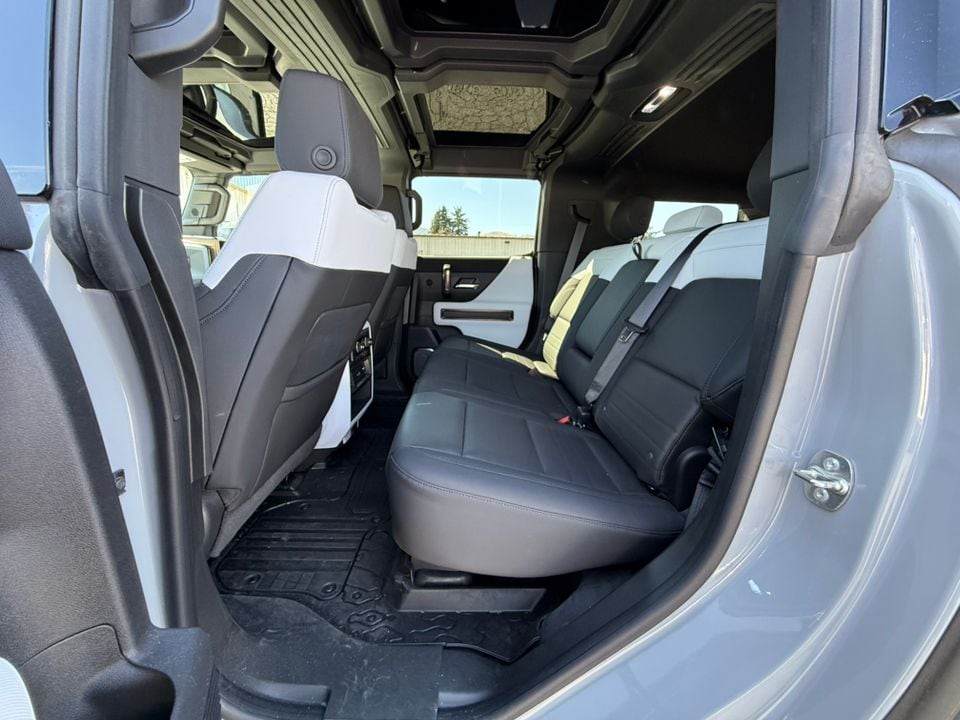 2024 GMC HUMMER EV 2X - Photo 28
