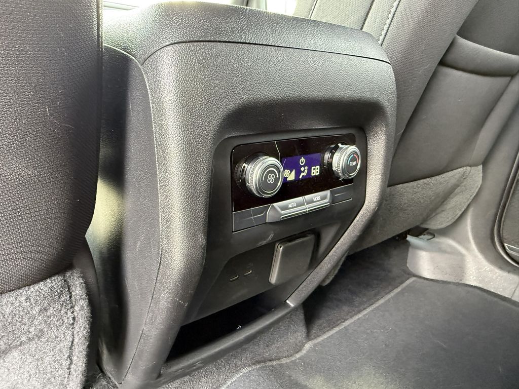 2025 GMC Acadia Elevation - Photo 28