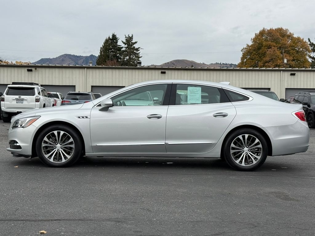 Used 2017 Buick Lacrosse Essence Car