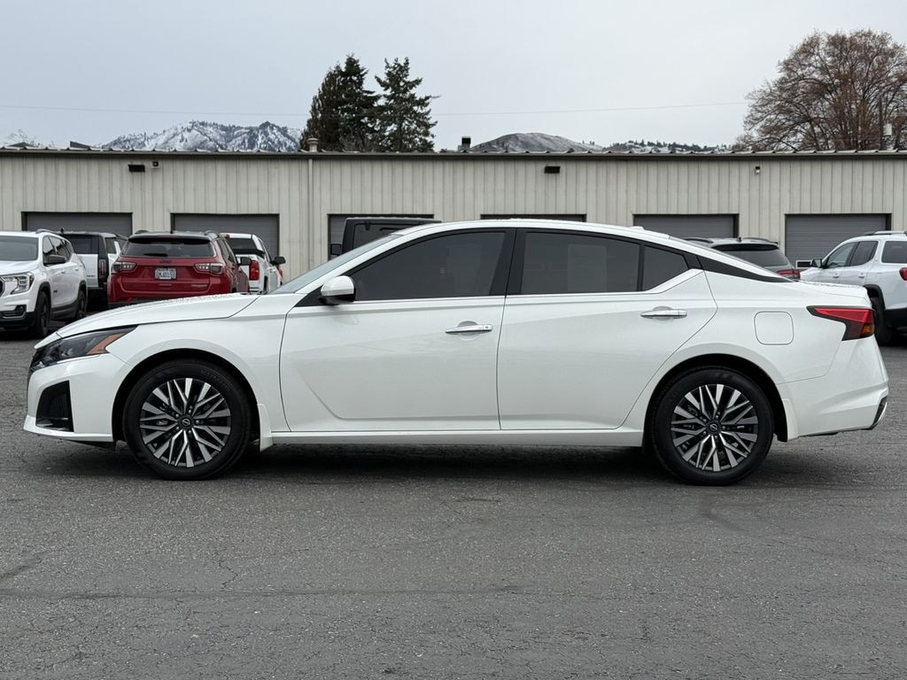 Used 2025 Nissan Altima SV AWD Sedan