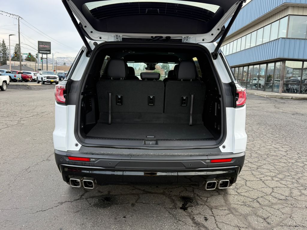2026 GMC Acadia AT4 - Photo 6
