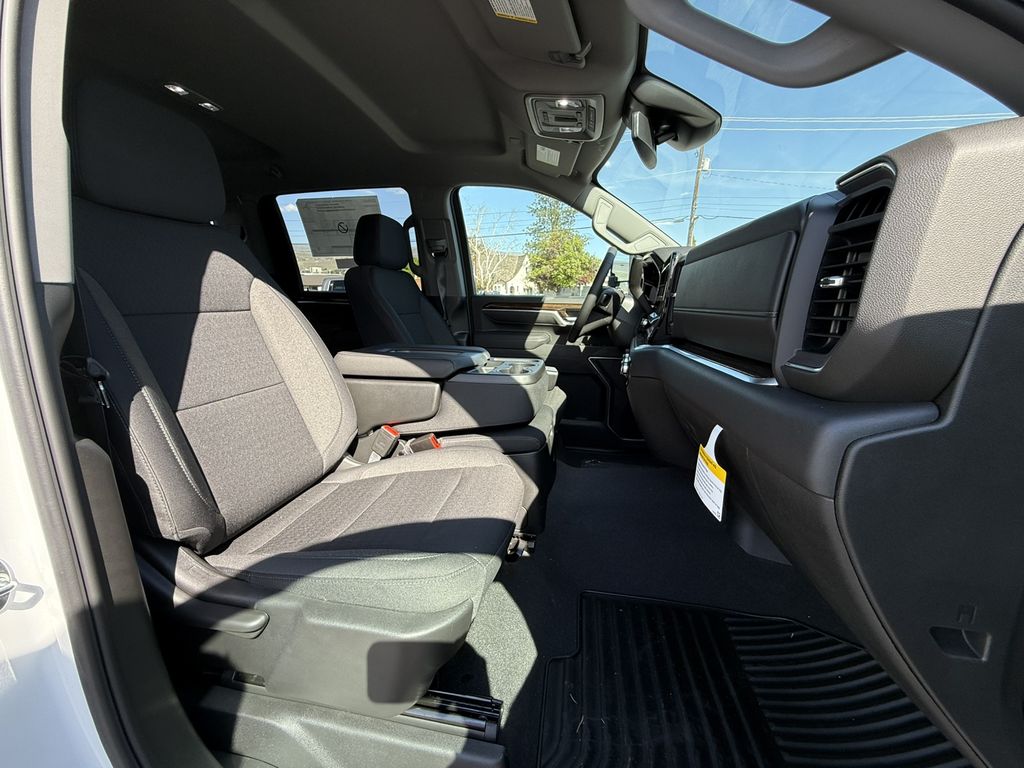 2025 GMC Sierra 3500HD SLE - Photo 23