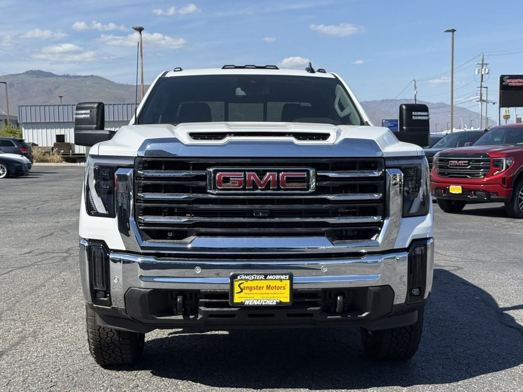 2025 GMC Sierra 3500HD SLE - Photo 10