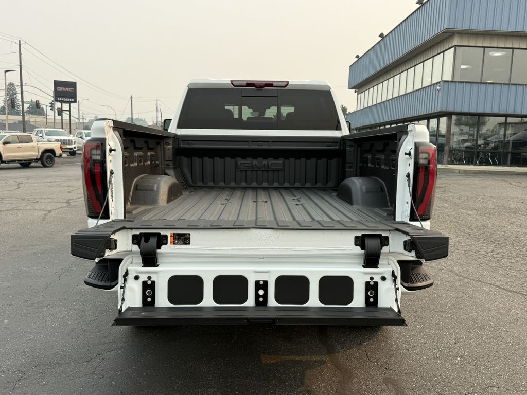 2026 GMC Sierra 3500HD AT4 - Photo 10