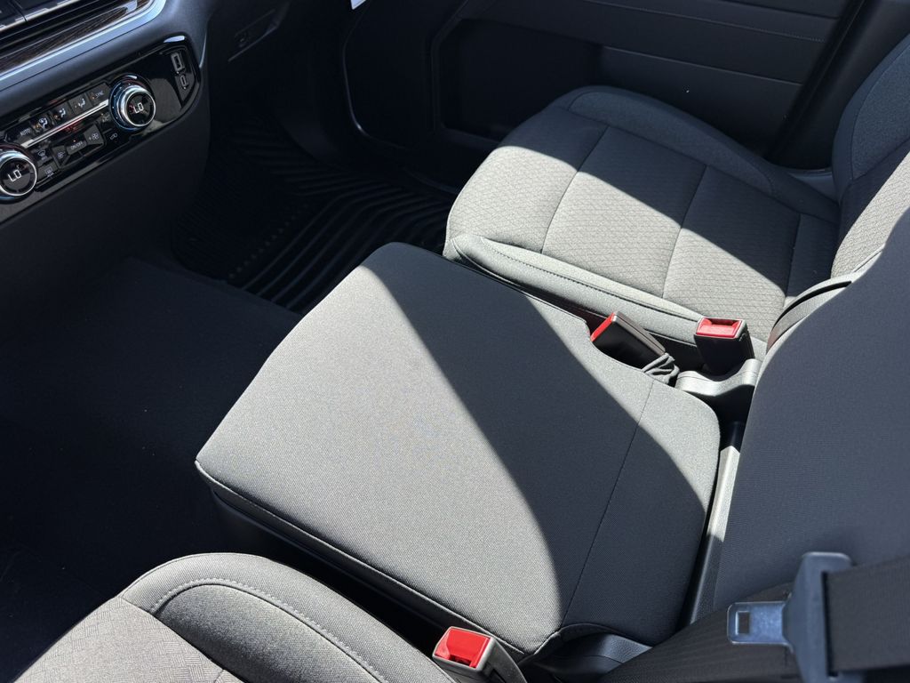 2025 GMC Sierra 3500HD SLE - Photo 17