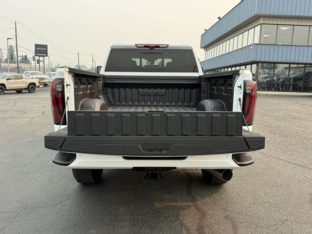 2026 GMC Sierra 3500HD AT4 - Photo 9
