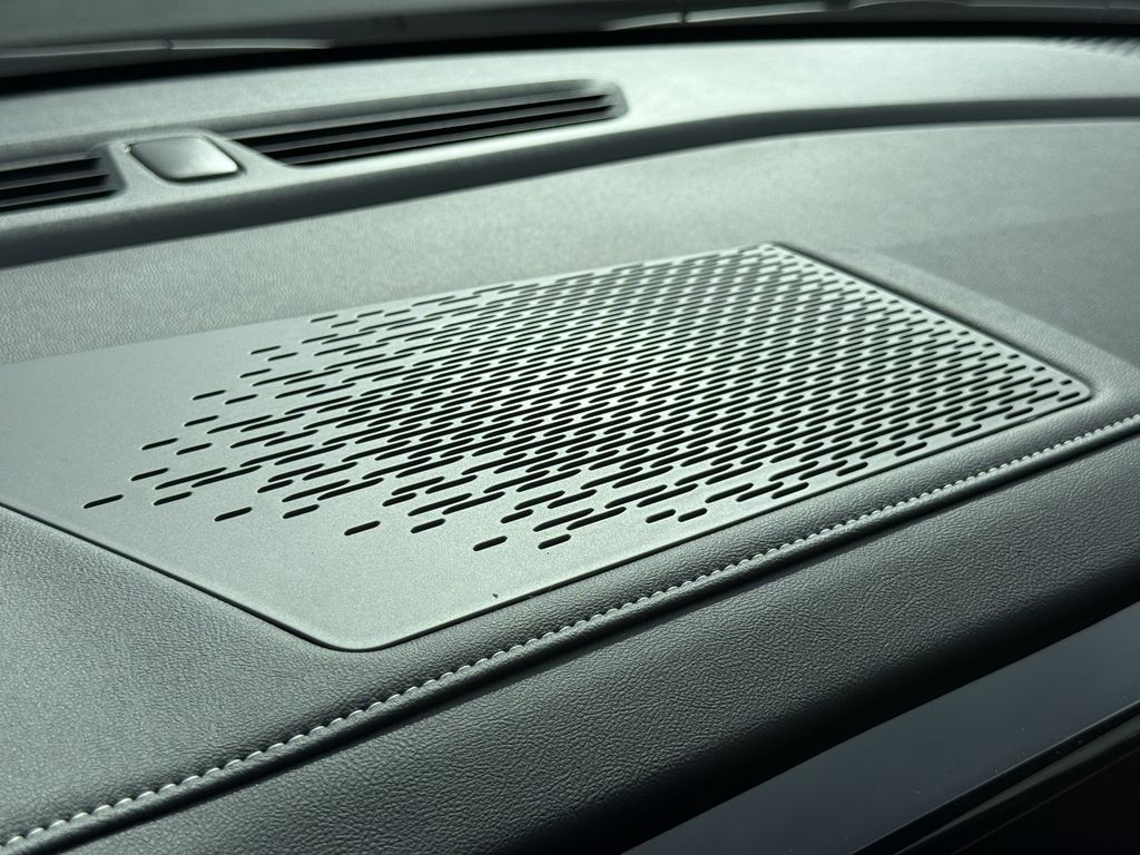 2026 GMC Acadia Denali Ultimate - Photo 24