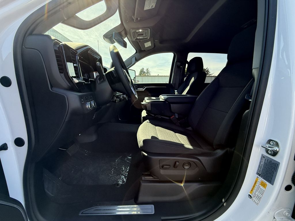 2025 GMC Sierra 3500HD SLE - Photo 19