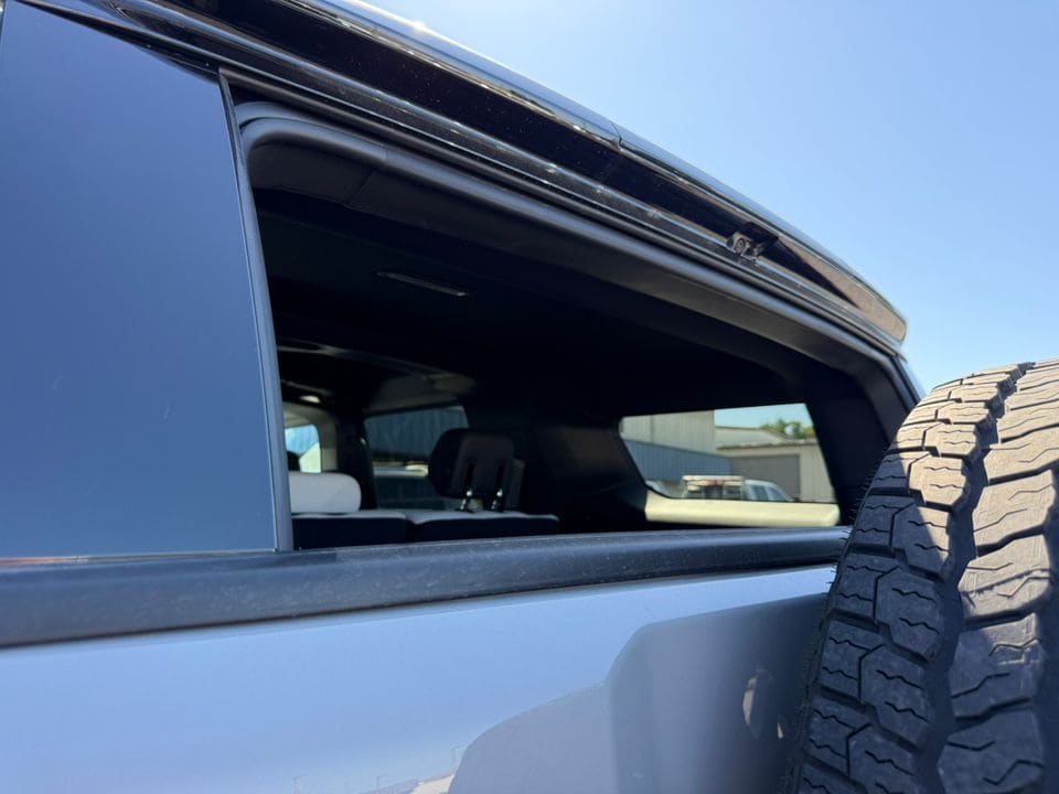 2024 GMC HUMMER EV 2X - Photo 8