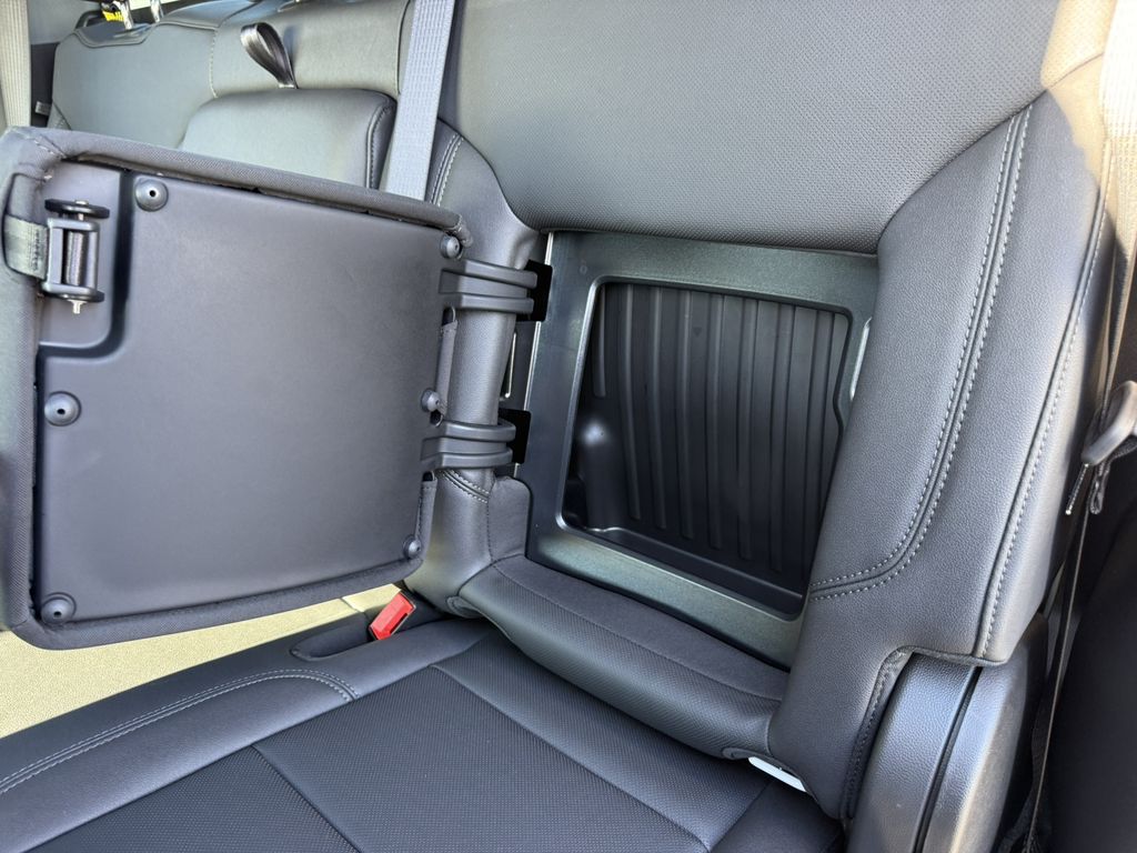 2025 GMC Sierra 2500HD SLT - Photo 31