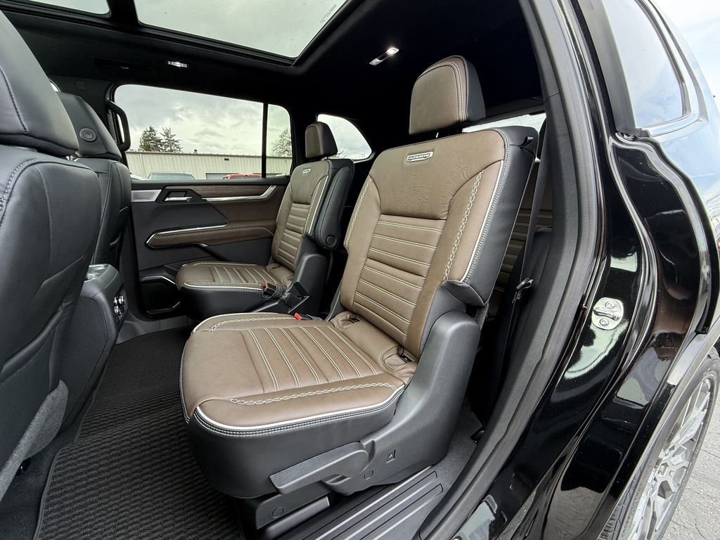 2026 GMC Acadia Denali Ultimate - Photo 29