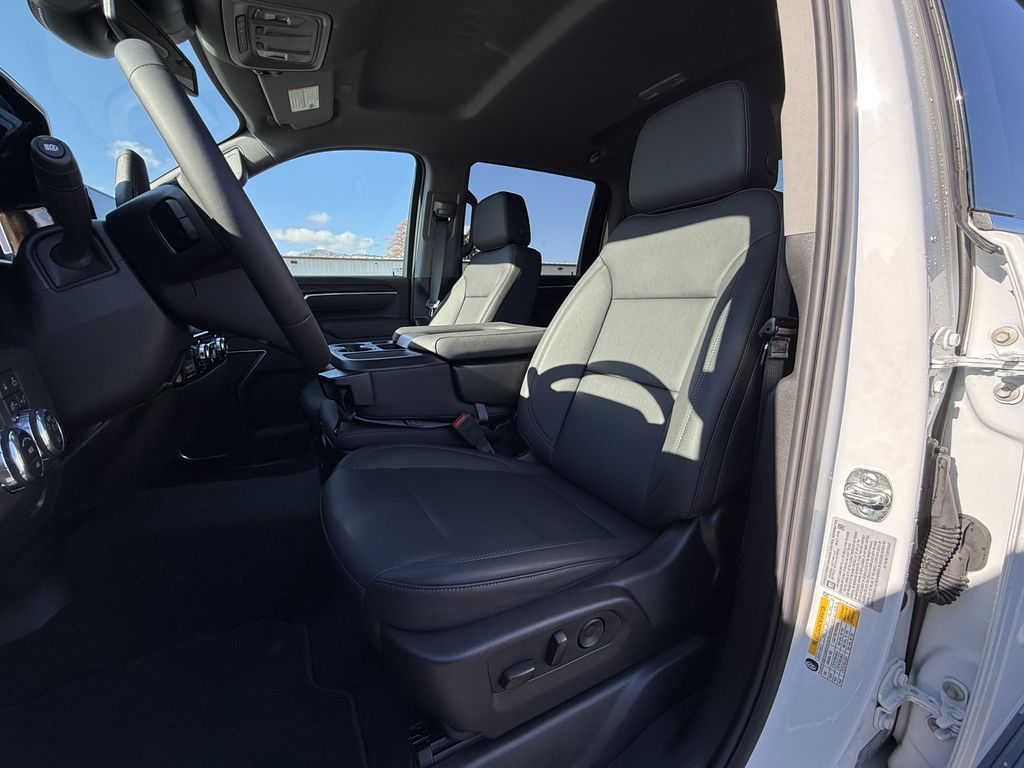 2025 GMC Sierra 2500HD SLT - Photo 23