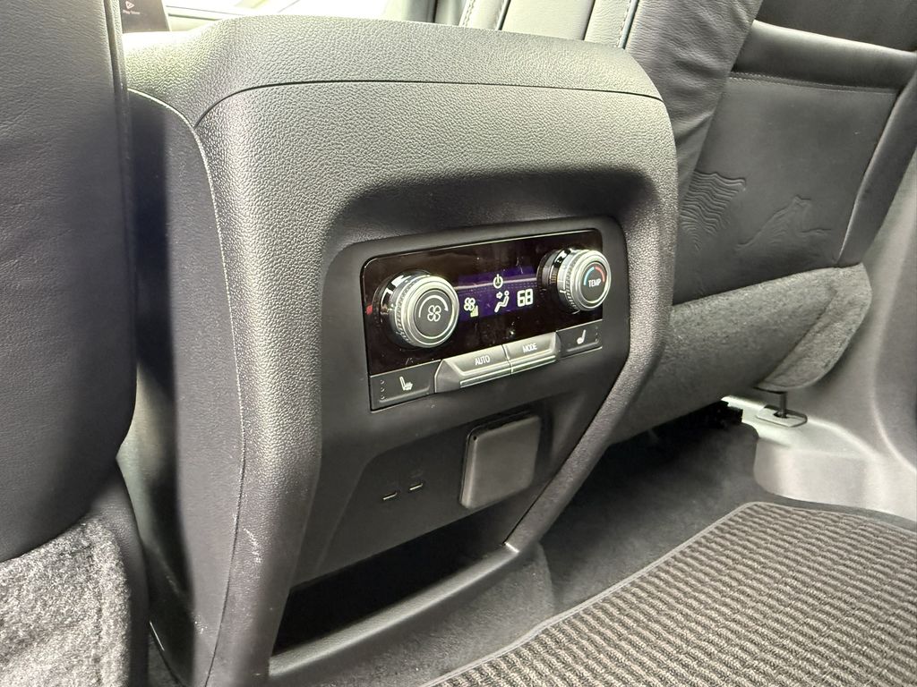 2026 GMC Acadia Denali Ultimate - Photo 30