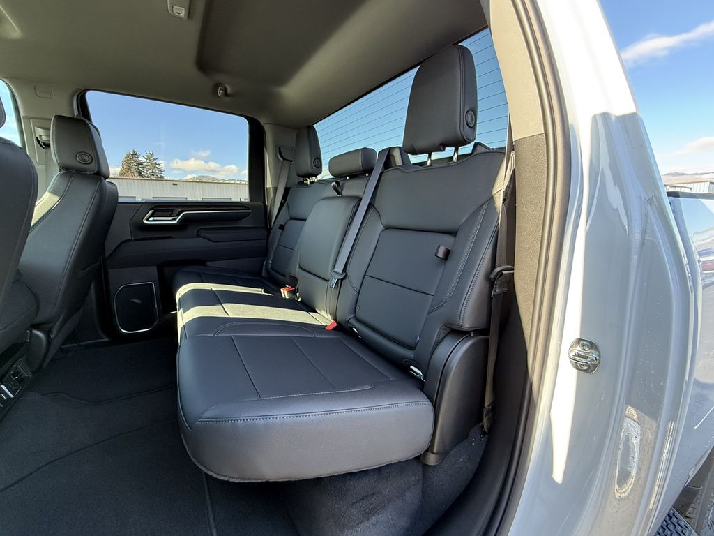 2025 GMC Sierra 2500HD SLT - Photo 30