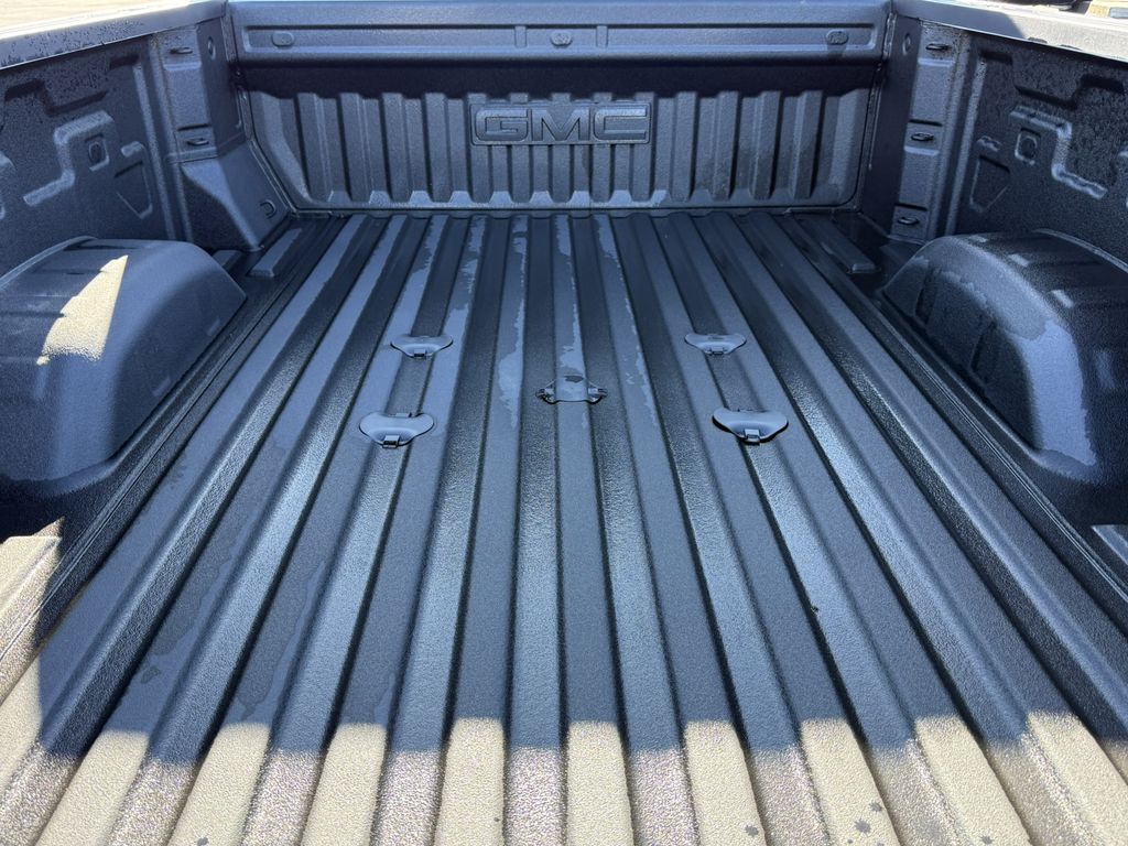 2025 GMC Sierra 2500HD SLT - Photo 9