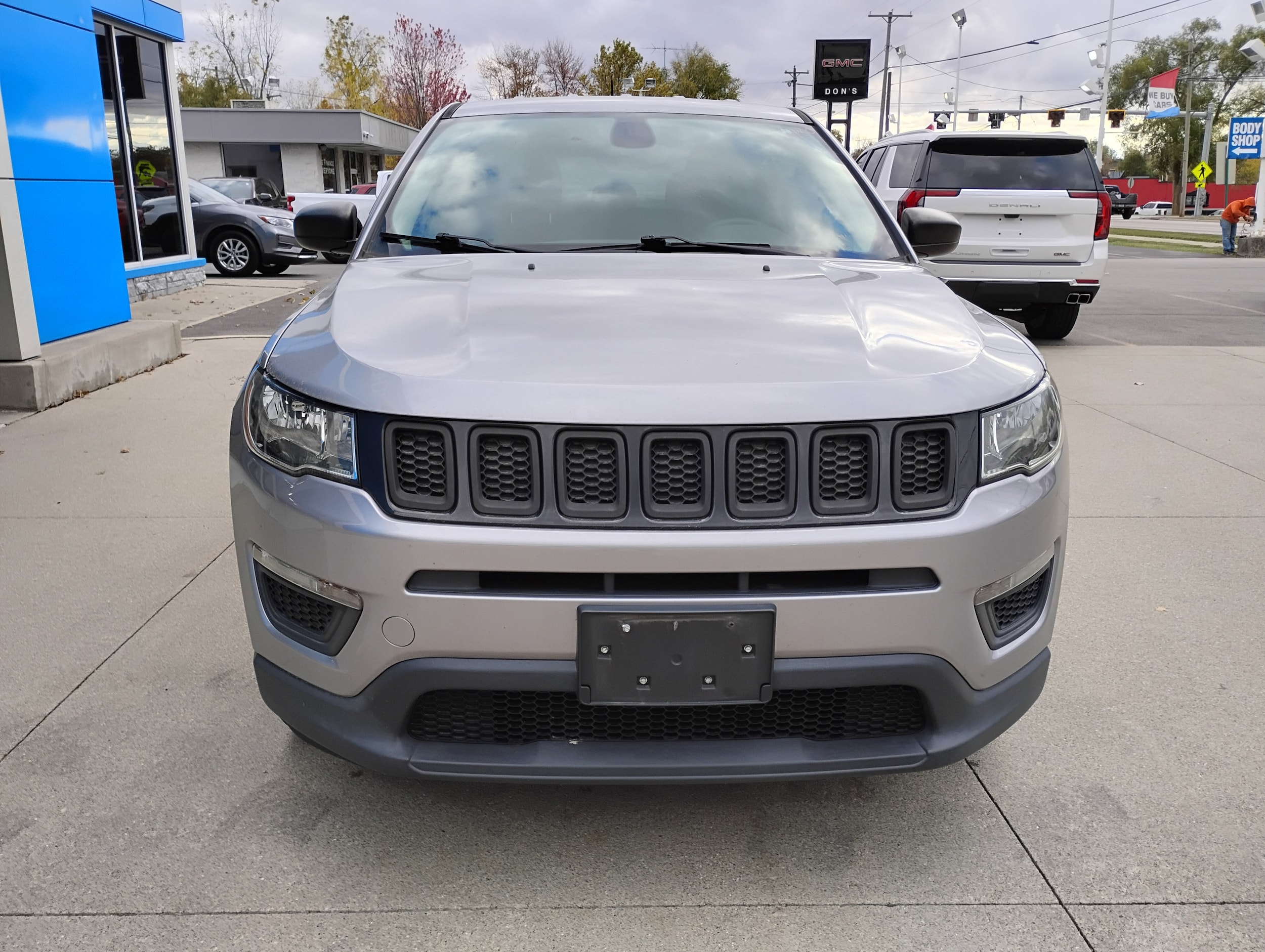 Used 2018 Jeep Compass Sport with VIN 3C4NJDAB8JT268650 for sale in Wauseon, OH