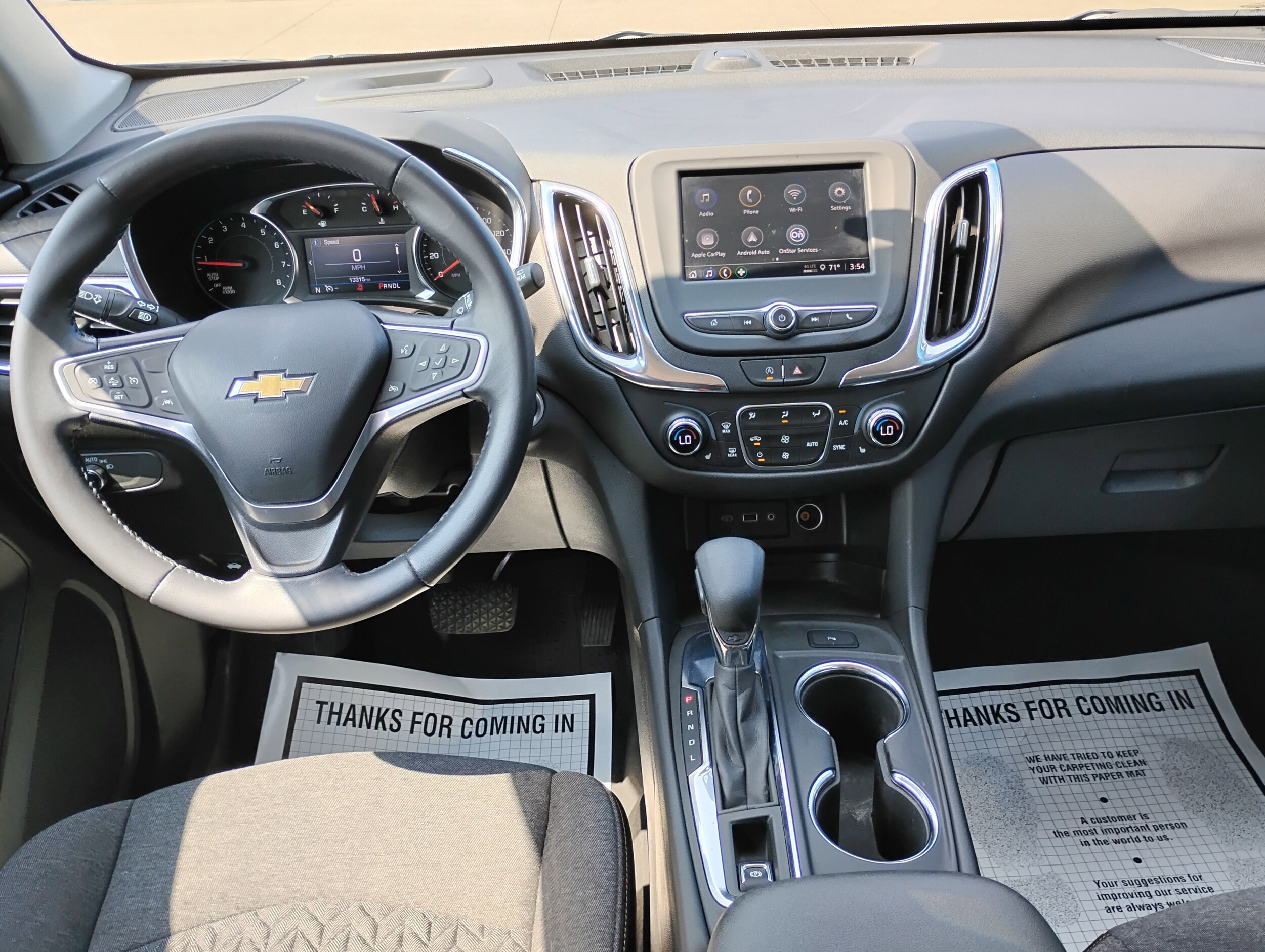 2022 Chevrolet Equinox LT photo 2