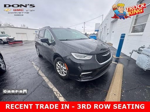 2022 Chrysler Pacifica Touring L's photo