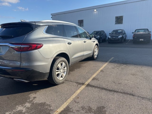 2018 Buick Enclave Essence photo 3