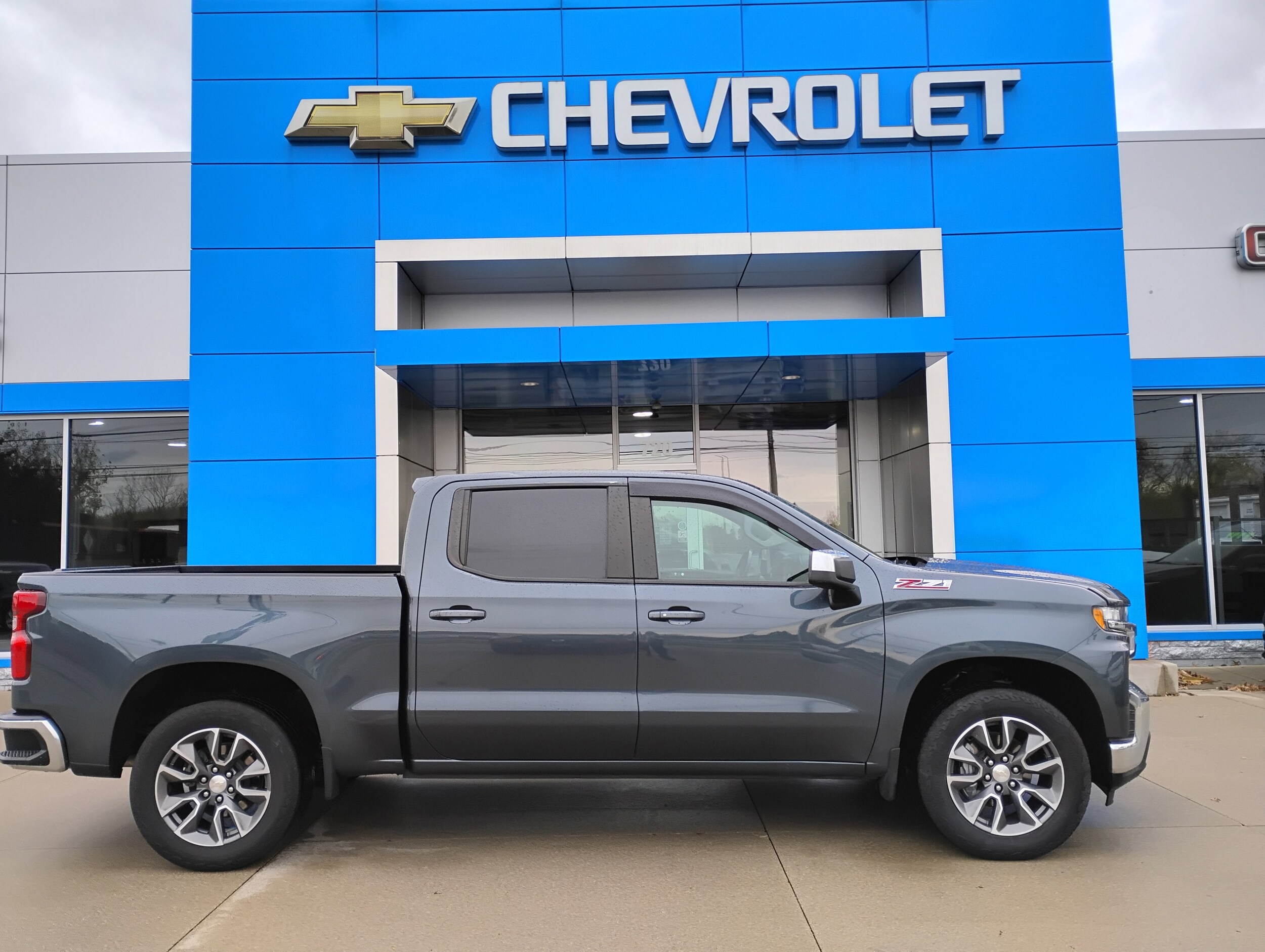 2020 Chevrolet Silverado 1500 LT photo 4