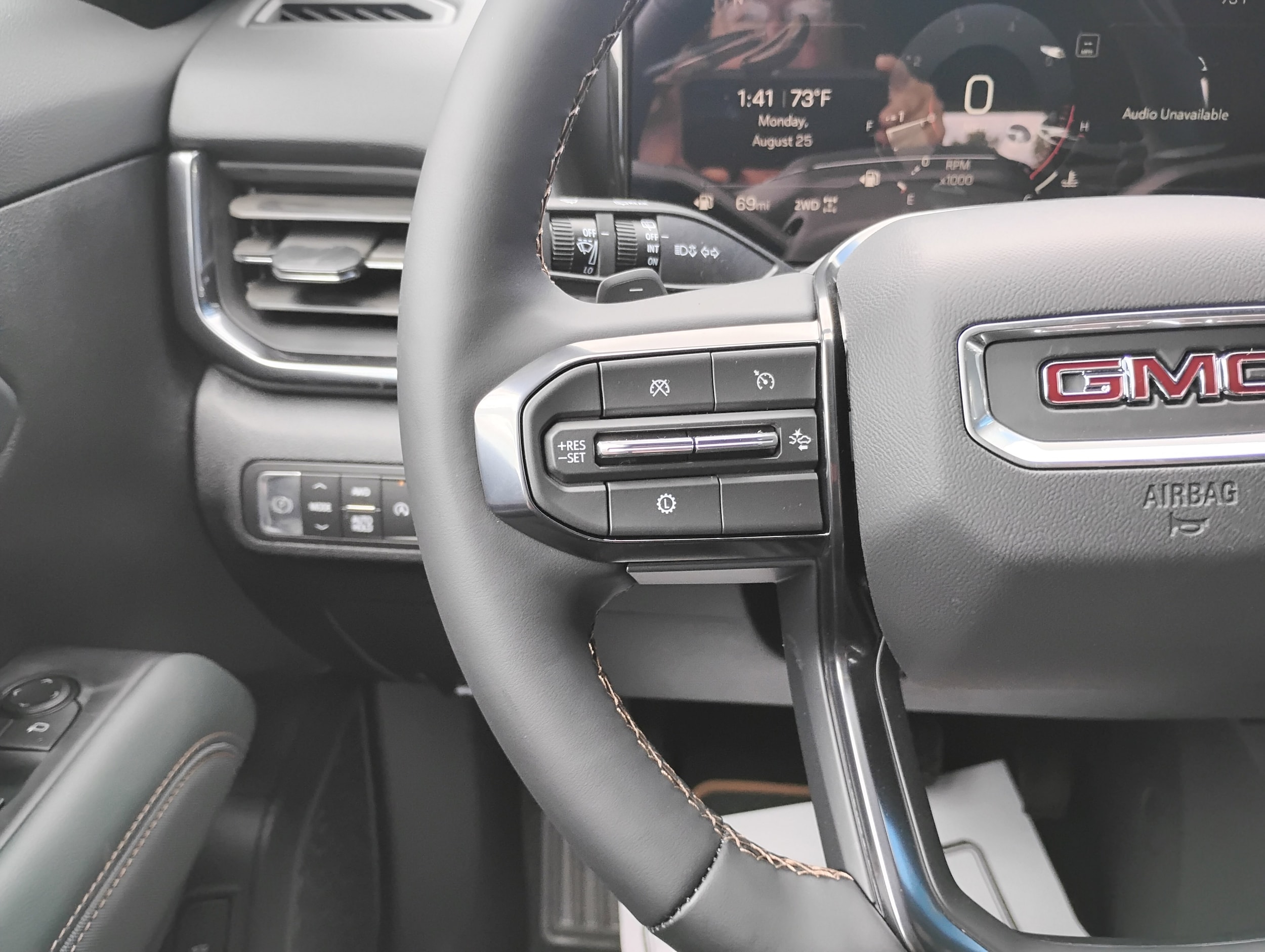 2026 GMC Terrain AT4 - Photo 10